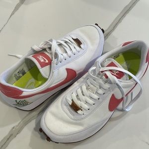 Nike DayBreak SE Women's Shoes White-Sail-Light Sienna dj1299-100